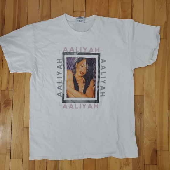 Cross Colours Other - Aaliyah "Baby Girl" Cross Colours Graphic T-Shirt Size Large R&B Hip-Hop
